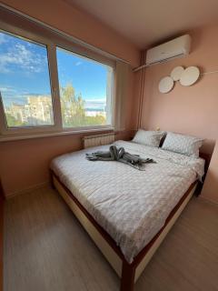 Lima 2BDR cozy Apt near Business Park w Work Desk - 3