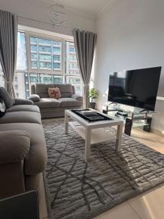 Modern 1BR -Canal Views & Burj Views -Business Bay - 0
