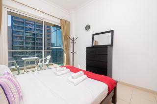 Modern 1BR -Canal Views & Burj Views -Business Bay - 6