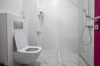 The Krown 11 - Premium Creative Suite in Ivory Residence - 9