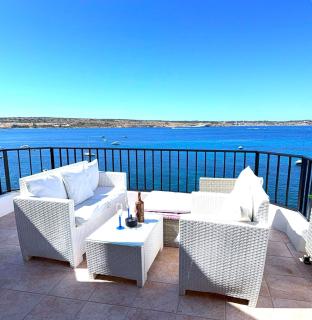 Seafront apartment 2 bedrooms Terrace & Panoramic ocean views - 0