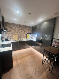 Modern Riverside Flat in central Reading - 2