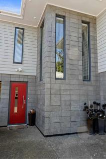 Seven By The Sea - stylish apartment near port - 7