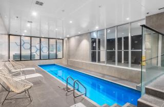 Skyline Penthouse Duplex - 2BR City Escape - 2