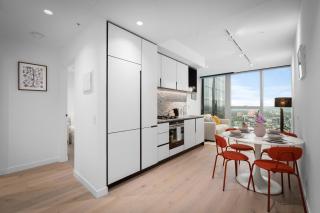 Brand New Luxury Stay with Garden View Same Tower as Ritz Carlton - 3