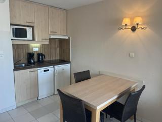 Cap Hermes 107 studio magnifique vue port 3 pers - 3