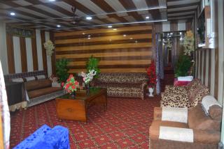 kashmir package group of houseboat in lake - 4