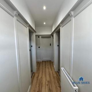 Woodville House By Blue Skies Stays - 4