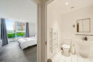 Docklands Apartment - near O2 & Canary wharf - 2