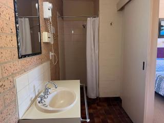 Cann Valley Motel - 2