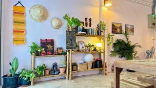 Baan YentaFo - Pink House in Talad Noi - 2