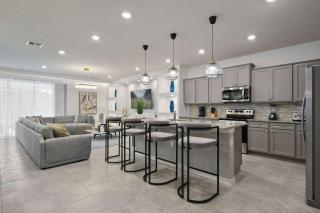 Modern Villa with Resort Amenities & Game Room - 9