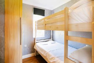 Immaculate 3-Bedroom Private Lodge near York - 7