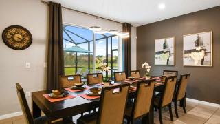 Opulent Retreat, Pool & Lake View, Near Parks - 4