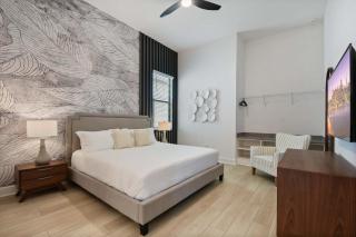 Luxurious 15BR Villa with Lake View & Game/Theater - 7