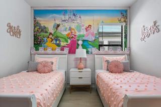 Luxurious 15BR Villa with Lake View & Game/Theater - 5