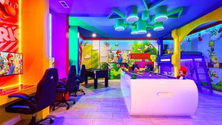 Luxurious 10-Bed Lakefront Retreat Near Disney - 7