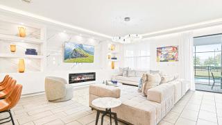 Luxurious 10-Bed Lakefront Retreat Near Disney - 5