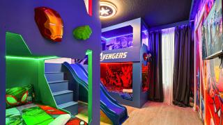 Luxurious 10-Bed Lakefront Retreat Near Disney - 4