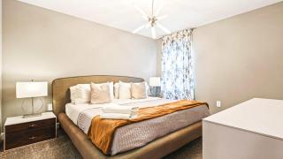 Lakeview 10BR Home Pool/SPA Game Room Disney Theme - 1