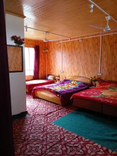 New World Guest House - 4