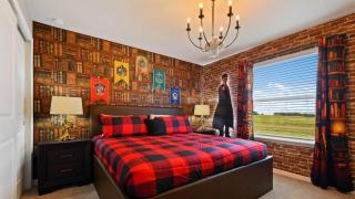 Opulent Villa in Resort Near Theme Parks & Shops - 2