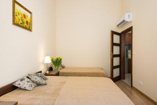 Vanilla 5, 4bdr 2bth apartment 5min to Main Square - 1