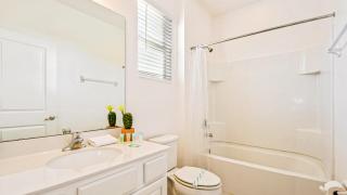 Spacious 12-Bed Villa with Pool & Resort Amenities - 5