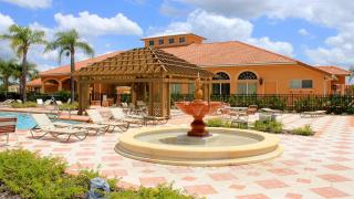 Spacious 12-Bed Villa with Pool & Resort Amenities - 2