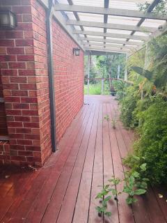 4 bedroom house in Berwick springs - Narre Warren South - 1