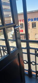 Stylish Bachelor with Oak Floors & View - 7