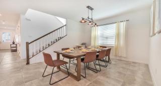 Family Oasis: Pool, Jacuzzi & Resort Access - 5