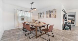 Family Oasis: Pool, Jacuzzi & Resort Access - 4