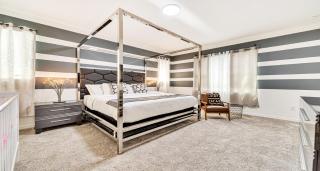 Family Oasis: Pool, Jacuzzi & Resort Access - 3