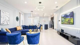 Spacious Home w/ Private Pool, Near Disney - 9