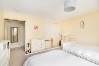 Charming 2-Bed House near Hampstead Heath Garden - 1