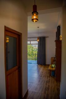 Tunnel Top Inn Ella - 9