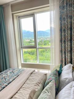 Braun с шикарными видом на горы, Центр города,через дорогу от ТРЦ Mega по Розыбакиева - 9