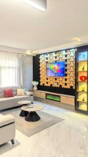 Diane Luxurious Homes - 8