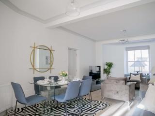 Super Spacious 3 Bedroom and 3 Bathroom Apartment - 6