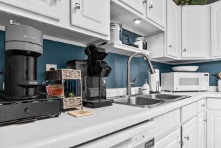 Woodstone Retreat right next to UGA golf course - 1