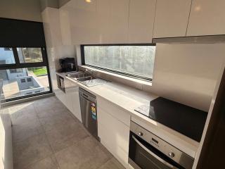 Quite and large 2 bedroom - Sleeps 6 - 2 bathrooms - 6