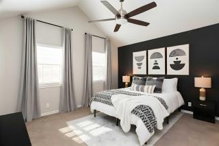 Lakeside 2-Bed Near Airport Malls & Downtown - 0