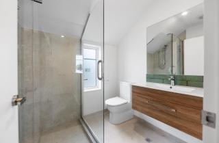 Modern Heritage 2BR Home - 8