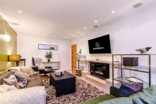 4 Bed House - Sleeps 8 - Free Parking - Manchester - 0