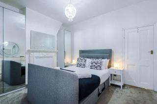 OldTrafford - Sleeps 6 - Free Parking - Free Wifi - 0