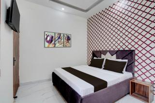 Hotel O ISBT Mohali Formerly Holiday Spot - 1