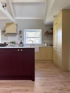 The Old Piggery, countryside barn with hot tub - 9