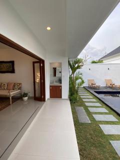 Arts Ebena Villa Two-Bedroom Private Pool Kuta - 3