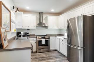 The Clover Cottage in Normaltown - 1